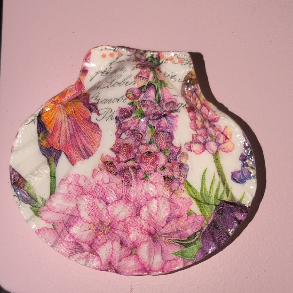Vibrant Floral Shell Dish